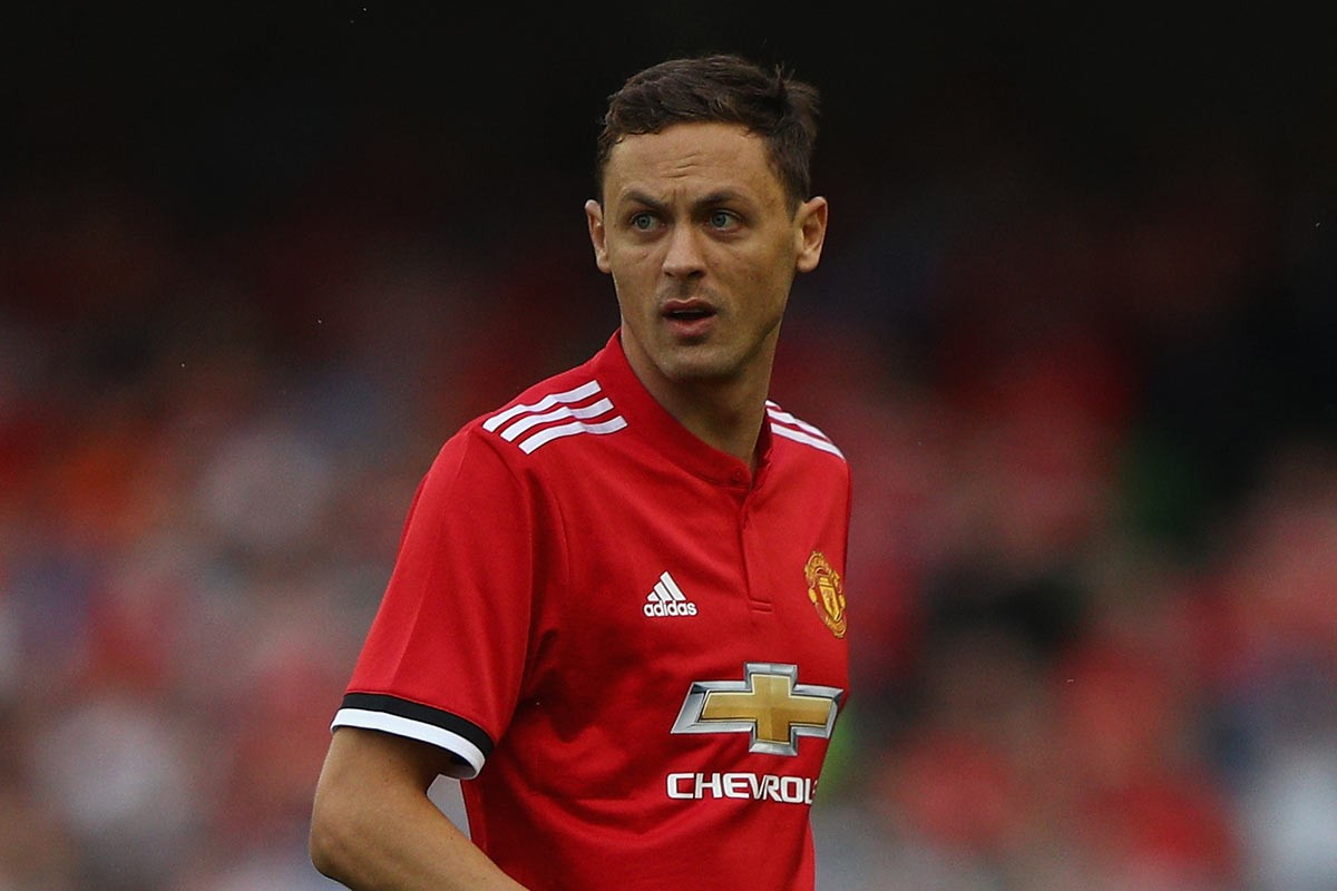 高居榜首 高居榜首